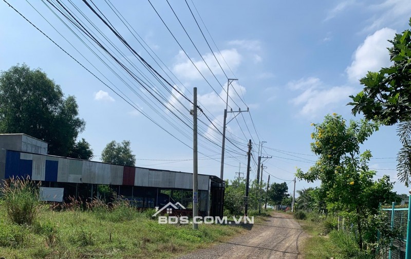 Cần bán gấp đất full thổ cư 121,7 m2, Xã Sông Thao, huyện Trảng Bom, Đồng Nai